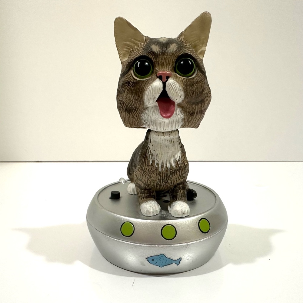 Royal Bobbles 2015 Discontinued Rare Cat Electronic Bobble Head Spaceship Works!